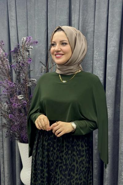 Leopar Desenli Pelerinli Elbise Zümrüt